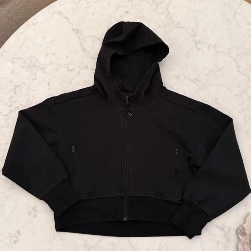 Old Navy Girls Black Zip-Up Hoodie Size 8 Athletic Fleece Jacket Pockets